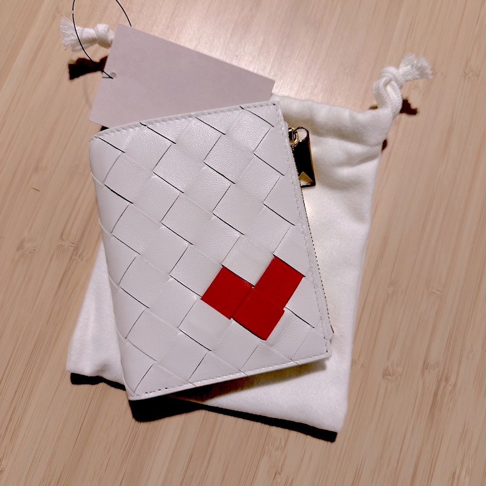 [Brand New] Bottega Veneta Small Intrecciato Bi-Fold Zip Wallet